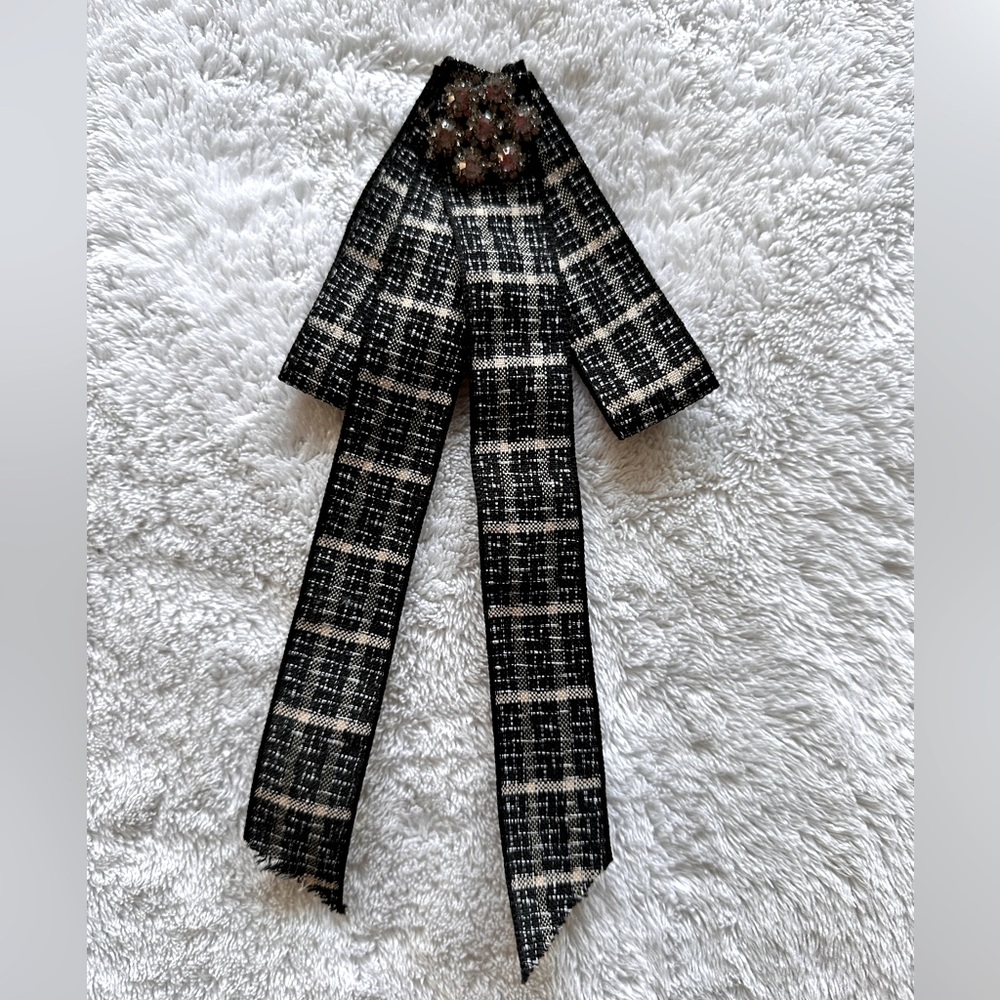 Pin tie